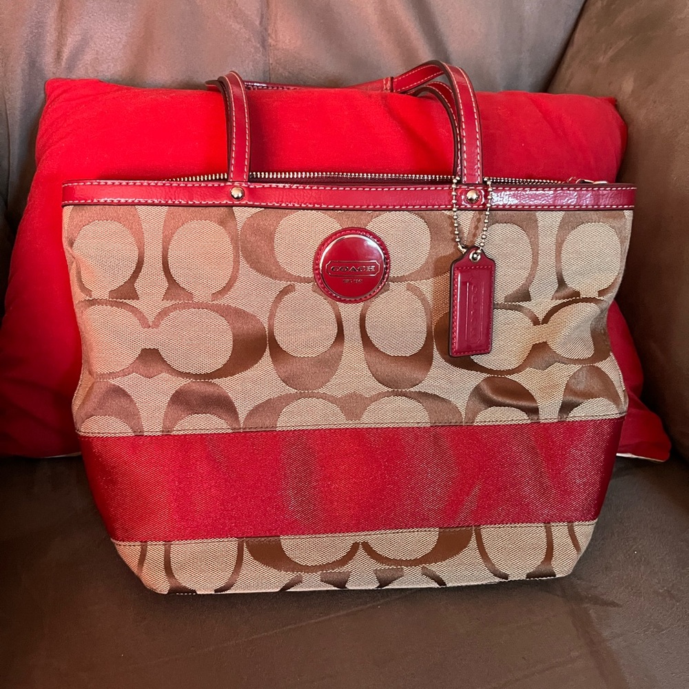 Classic COACH Purse